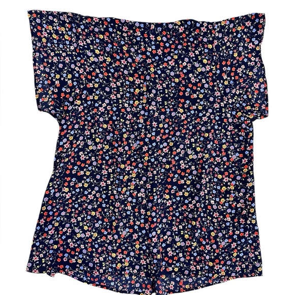 Gap Navy blue floral print blouse. Cap sleeve size M - Picture 2 of 7